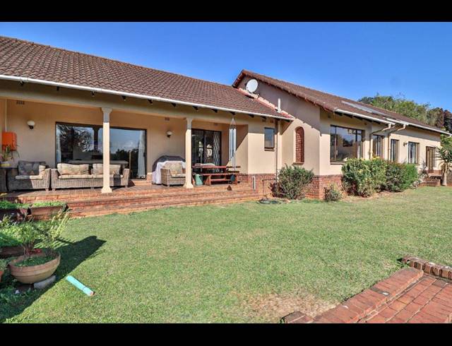 4 BEDROOM HOUSE TO LET IN WORLDS VIEW